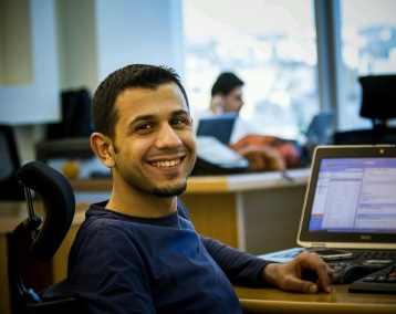 معتصم العوا